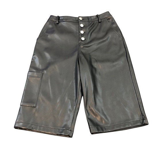 Avec Les Filles Bermuda Shorts Women 6 Black Faux Leather Button Fly Cargo